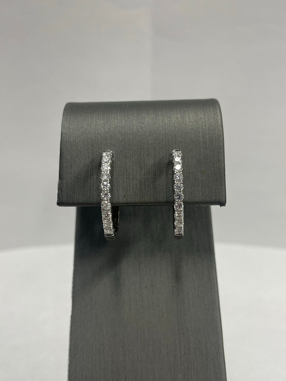 14k White Gold Diamond Oval Hoop Earrings