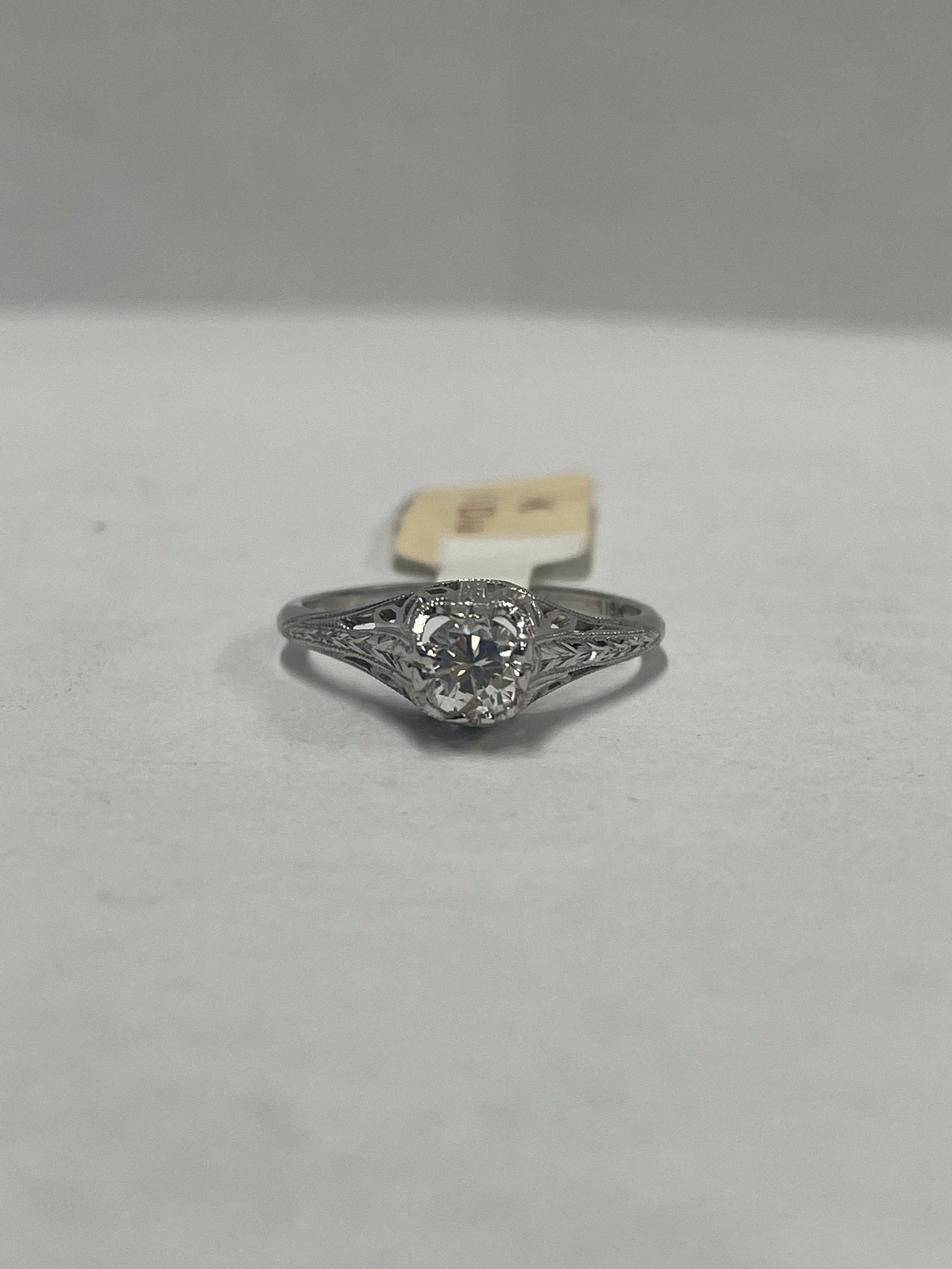 18k White Gold - Solitaire Design Diamond Ring