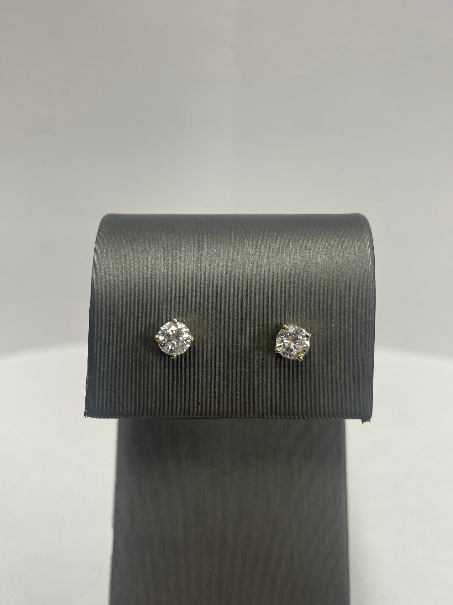 14k Yellow Gold Diamond Stud Earrings 0.50 Ct