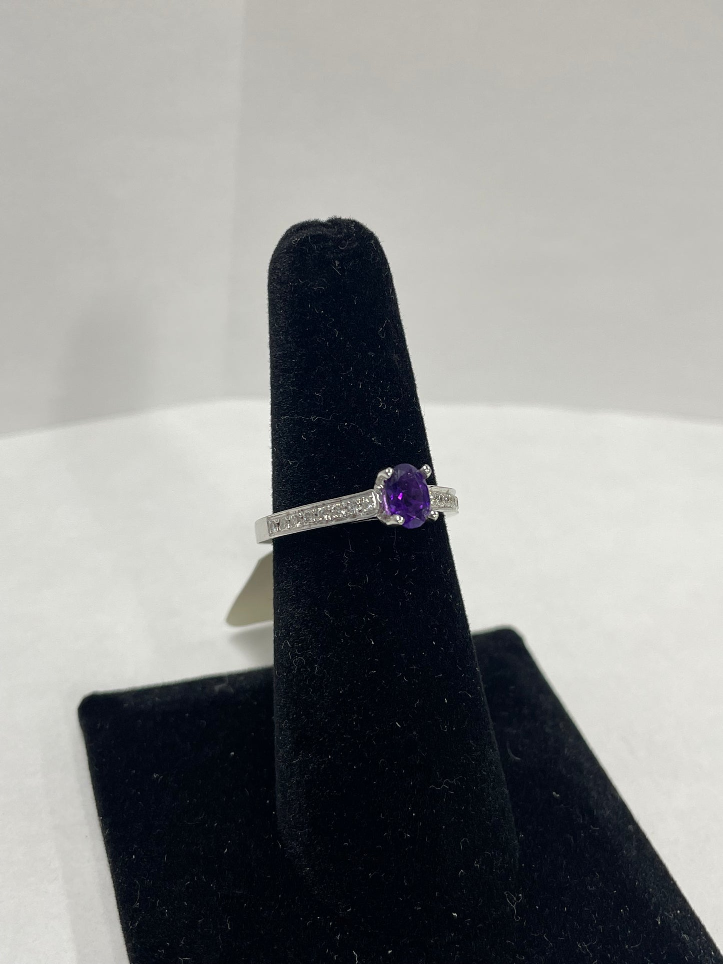 14k White Gold Amethyst Diamond Ring