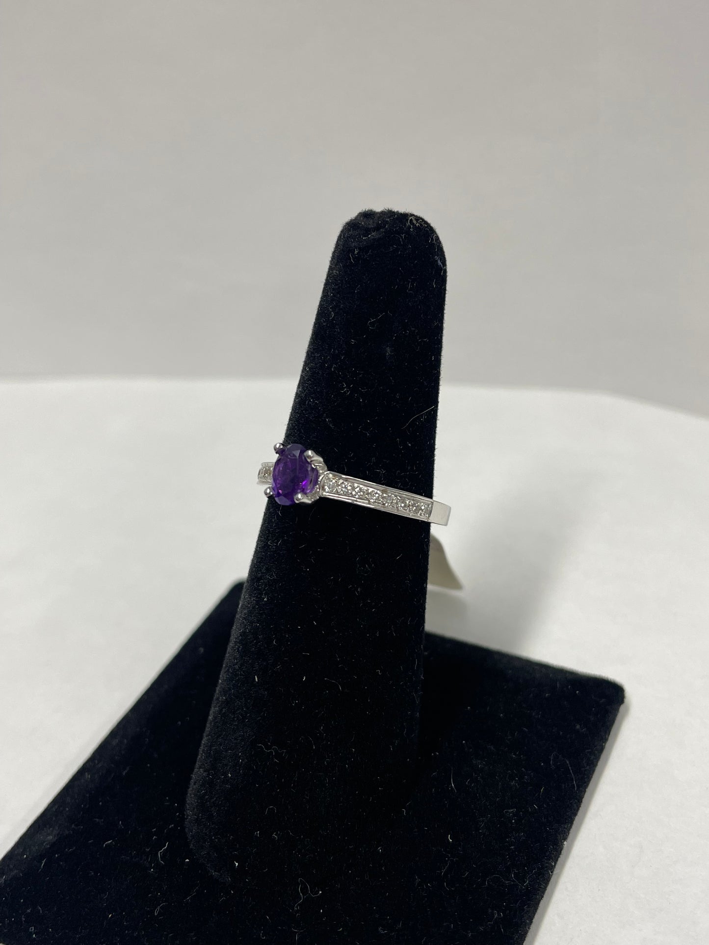 14k White Gold Amethyst Diamond Ring