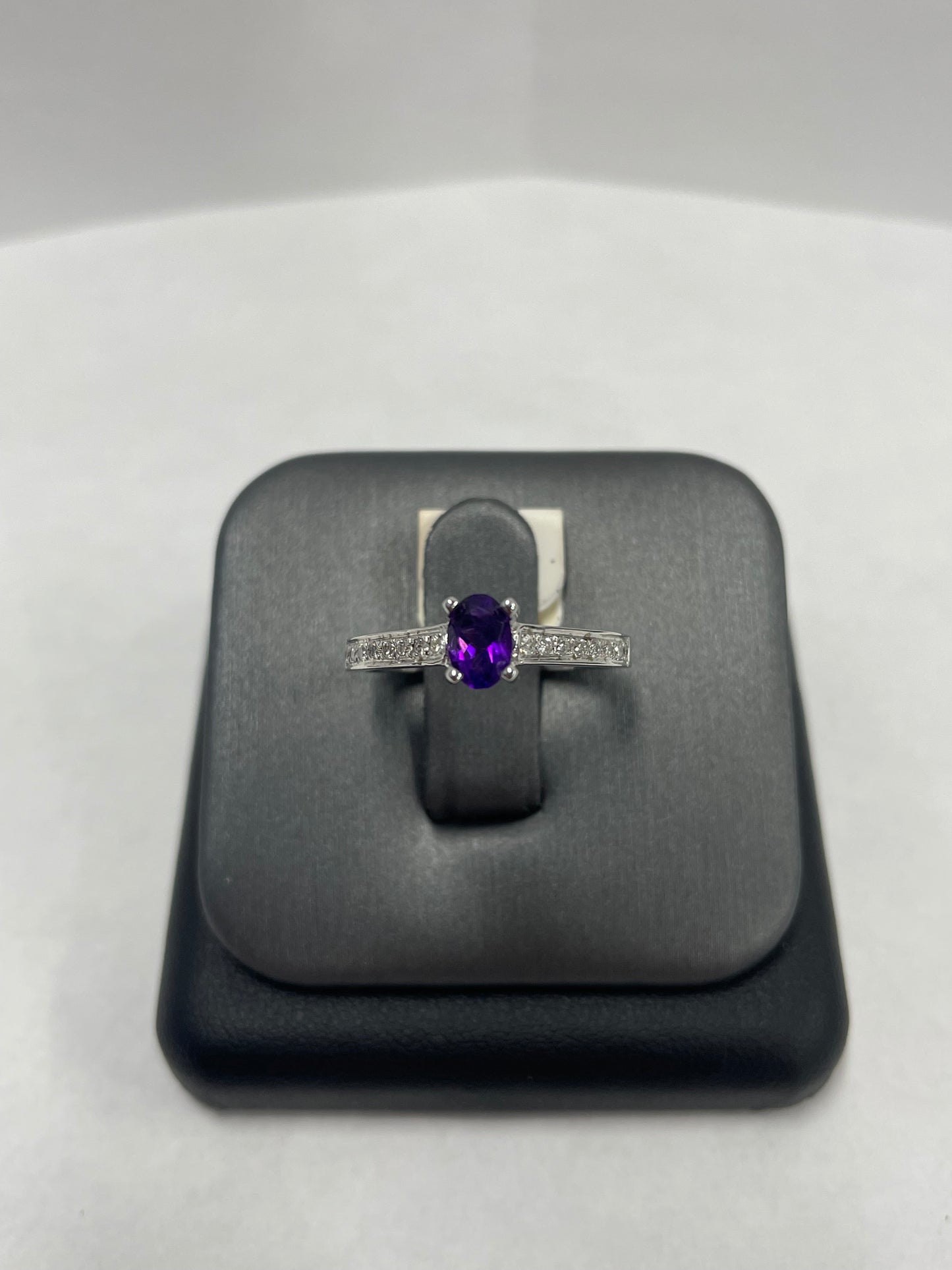 14k White Gold Amethyst Diamond Ring