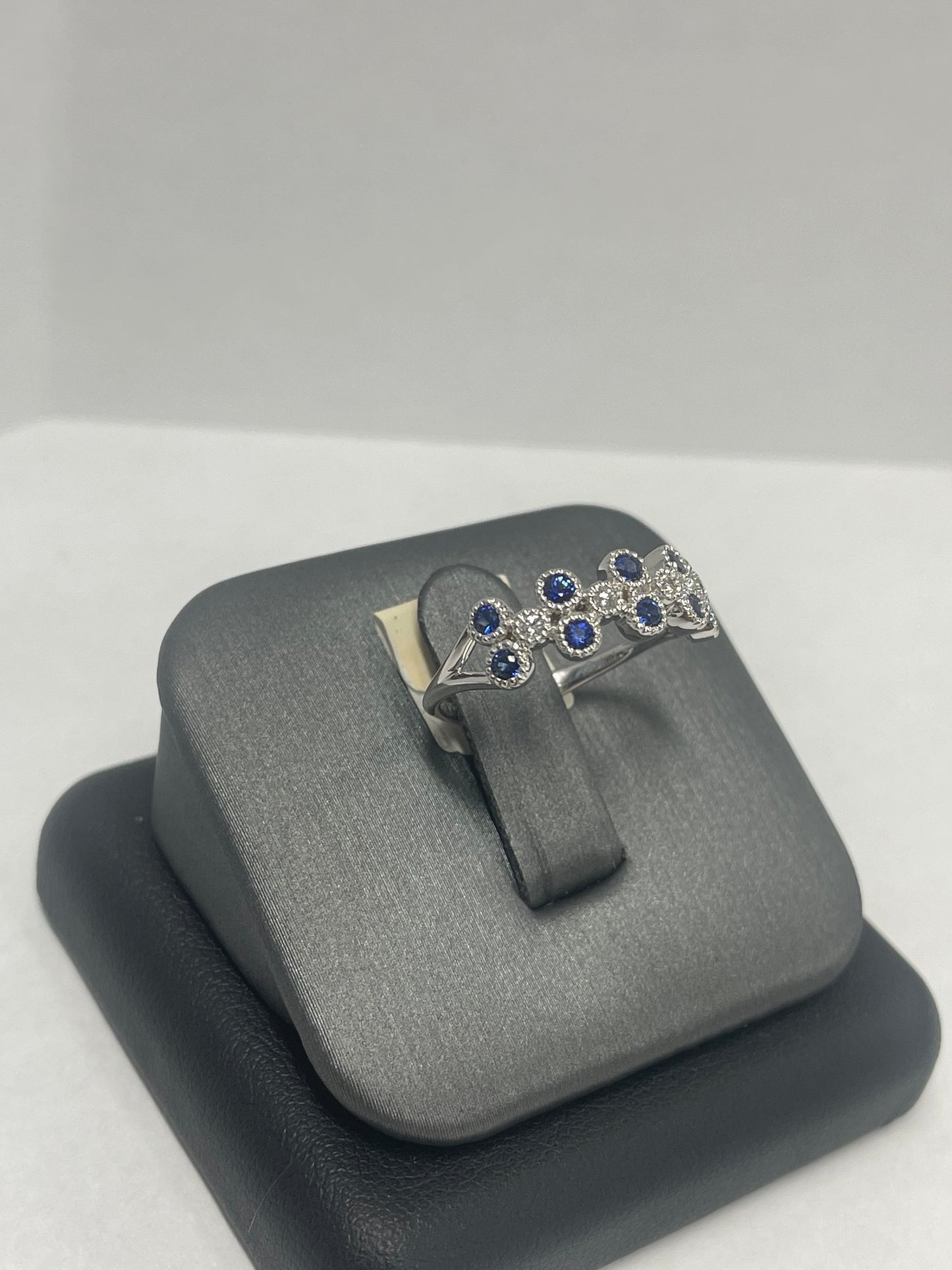 14k White Gold Sapphire Diamond Ring