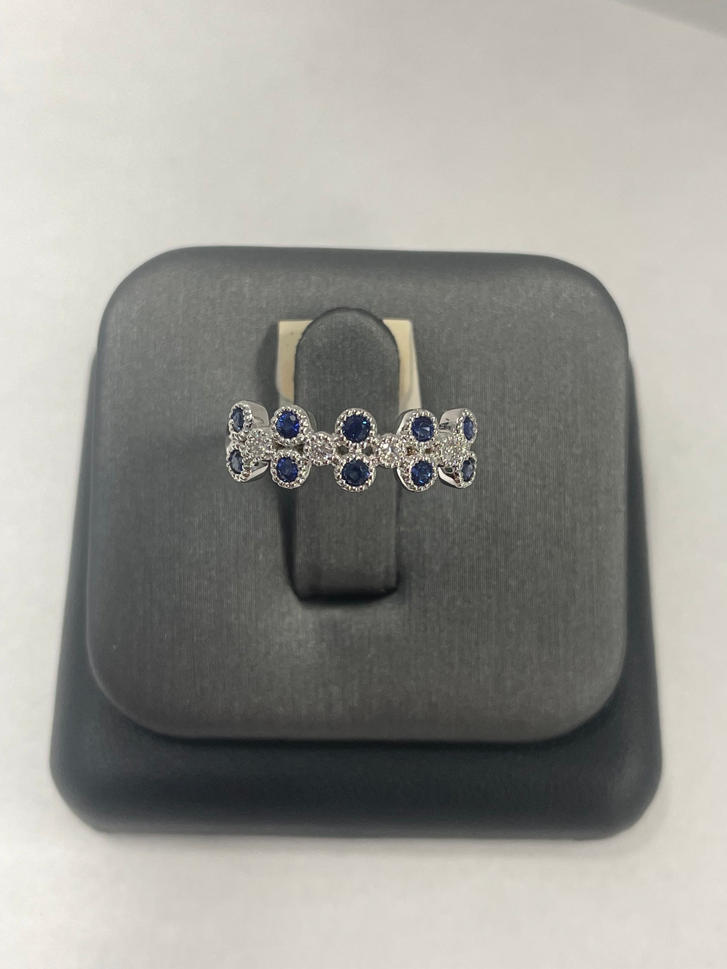 14k White Gold Sapphire Diamond Ring