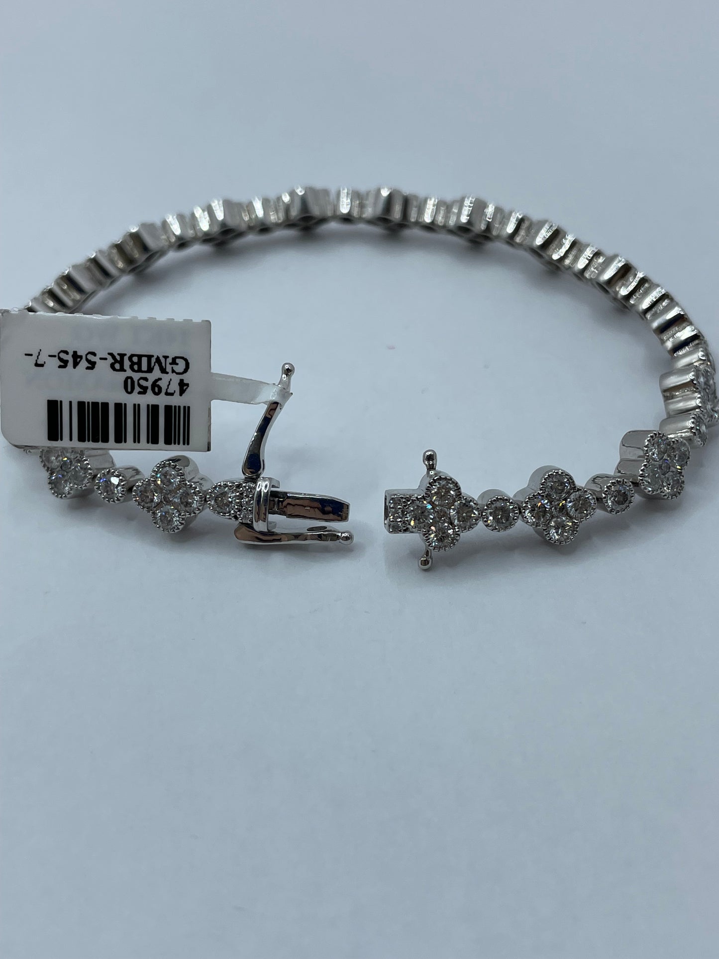 14k White Gold Clover Design Diamond Bracelet 7.5 inch