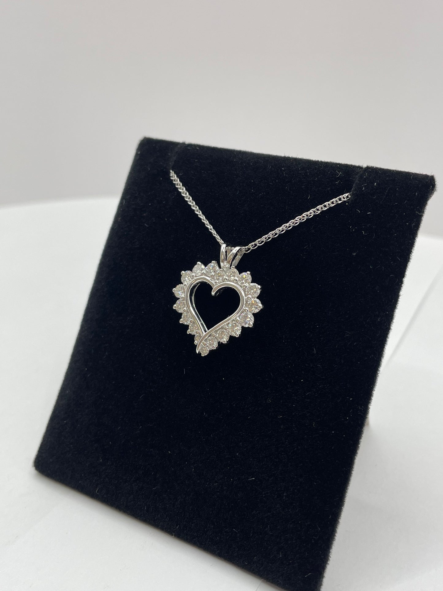 14k White Gold Heart Diamond Pendant