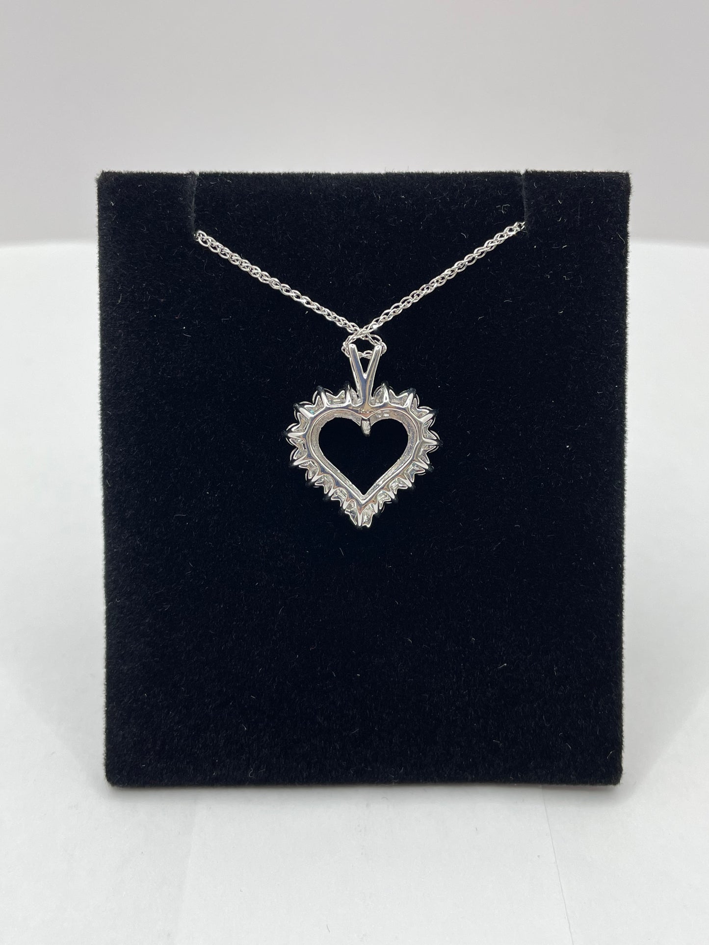 14k White Gold Heart Diamond Pendant