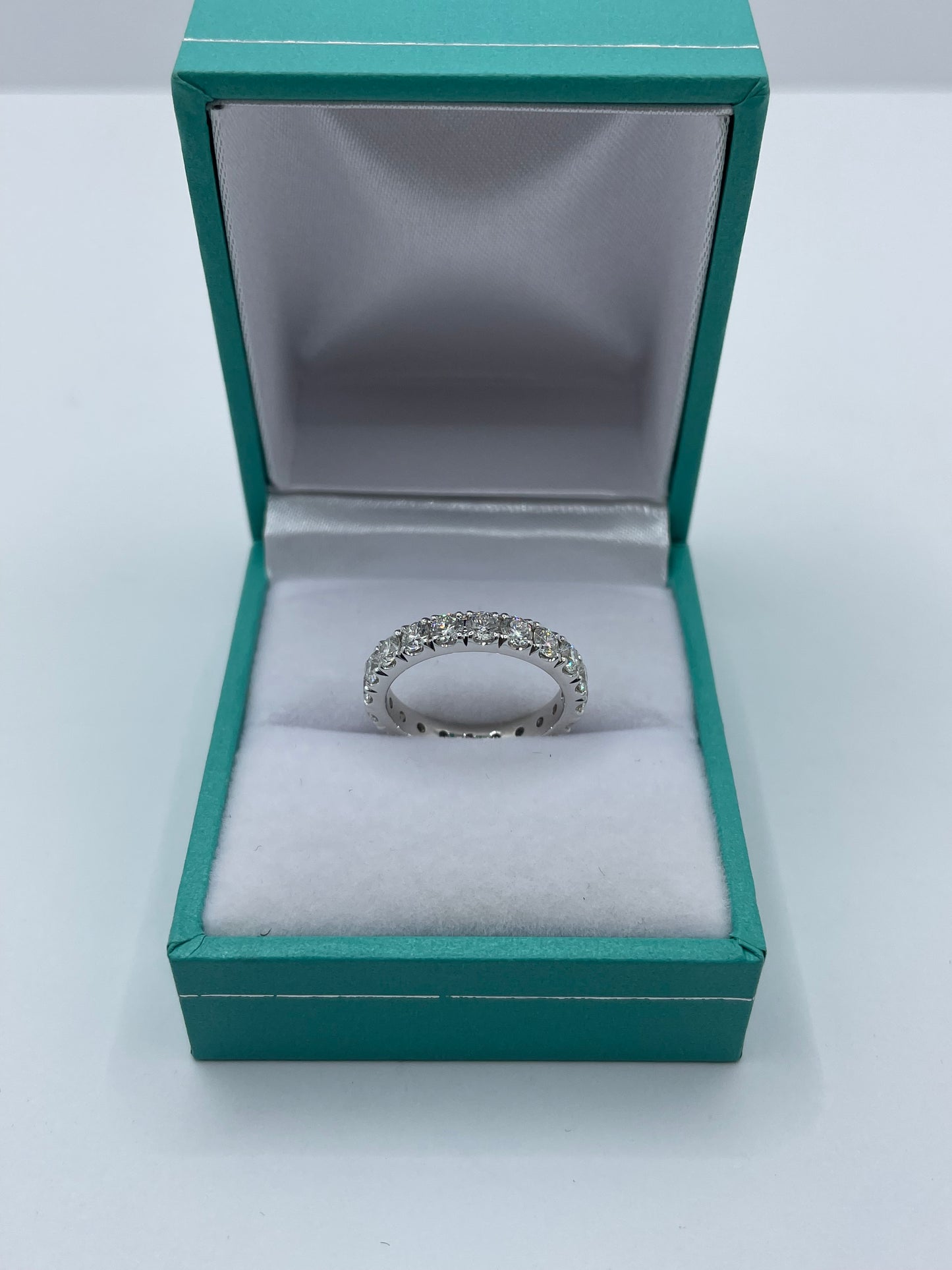 14k White Gold Diamond Eternity Band Ring