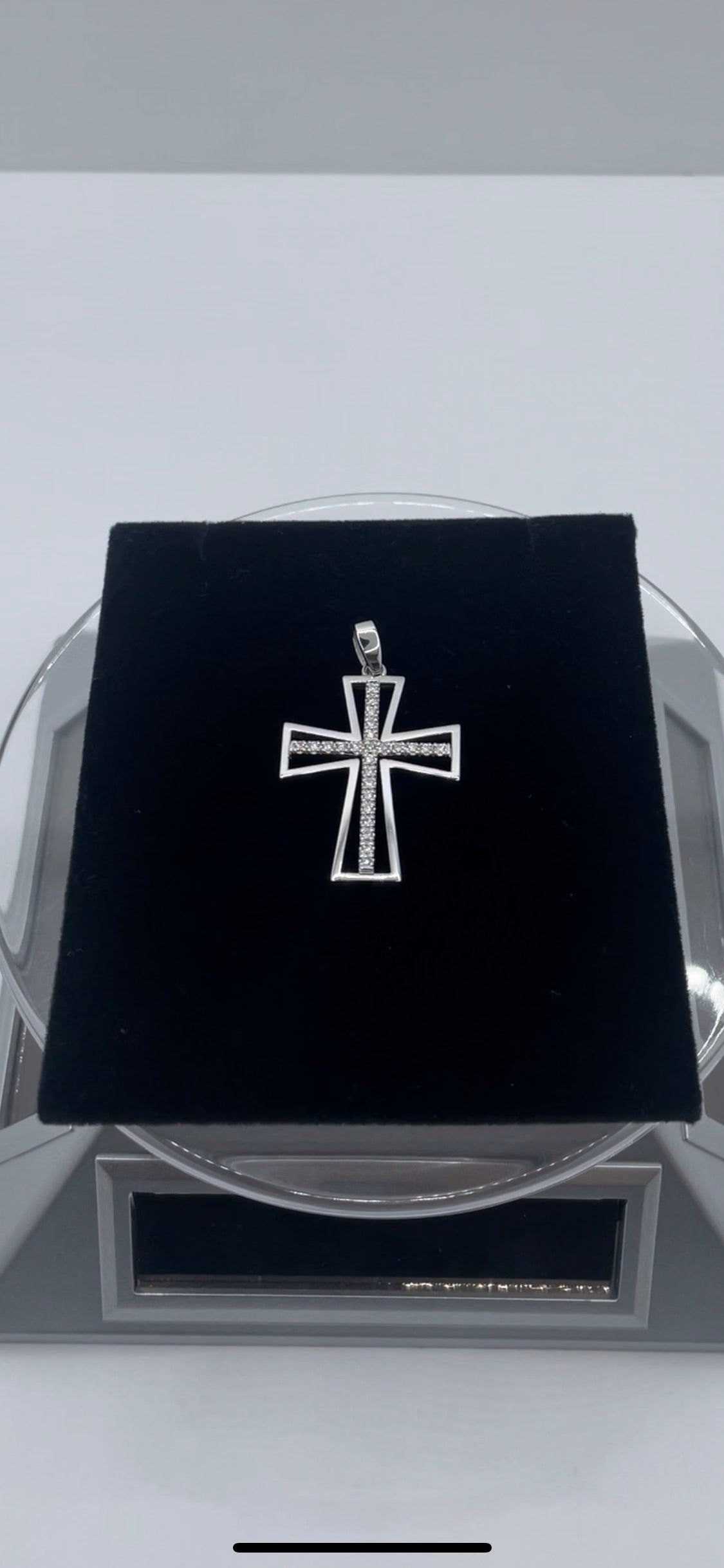 14k White Gold Diamond Cross Pendant