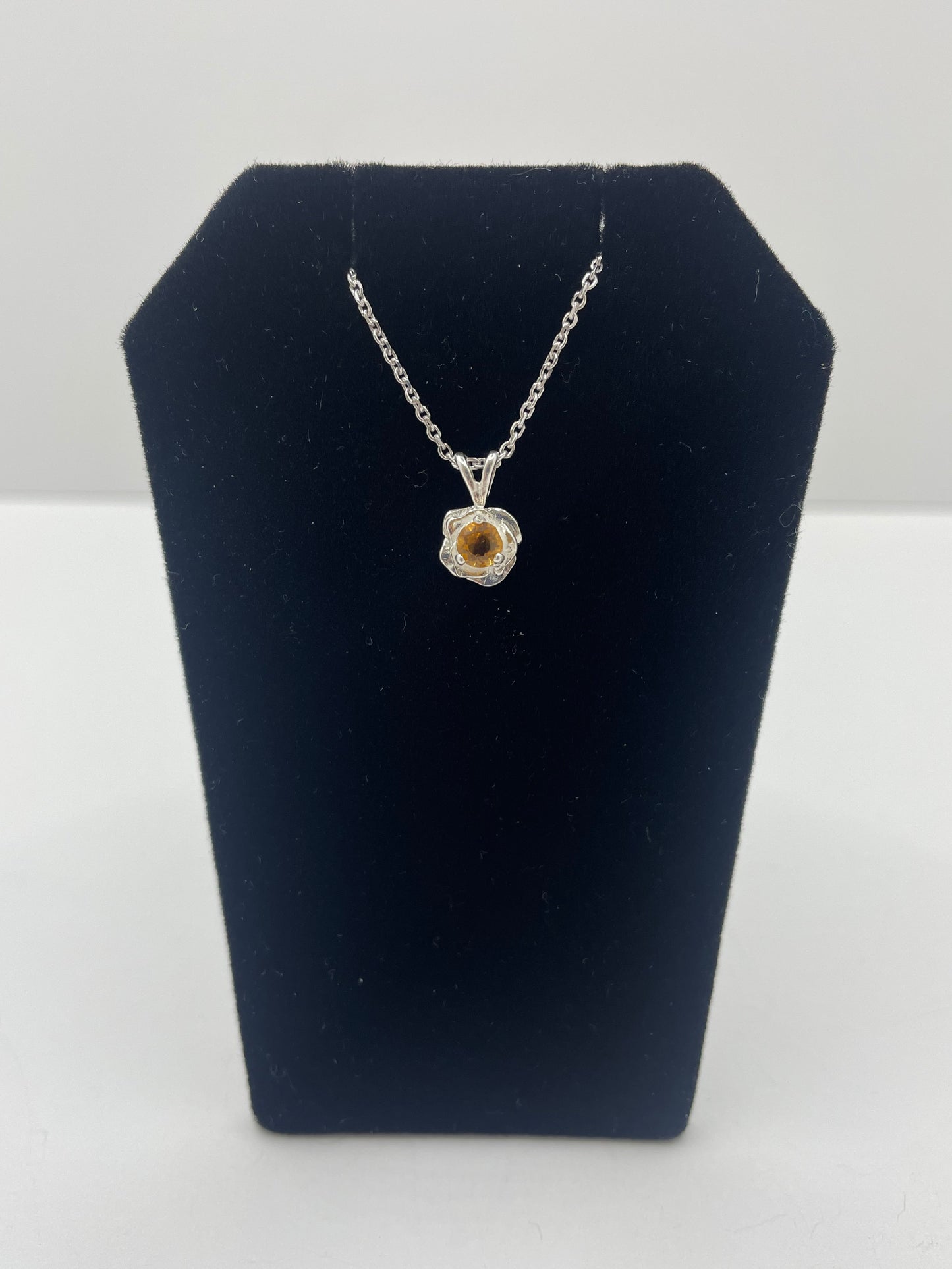 Citrine Flower Design Pendant .925 Silver