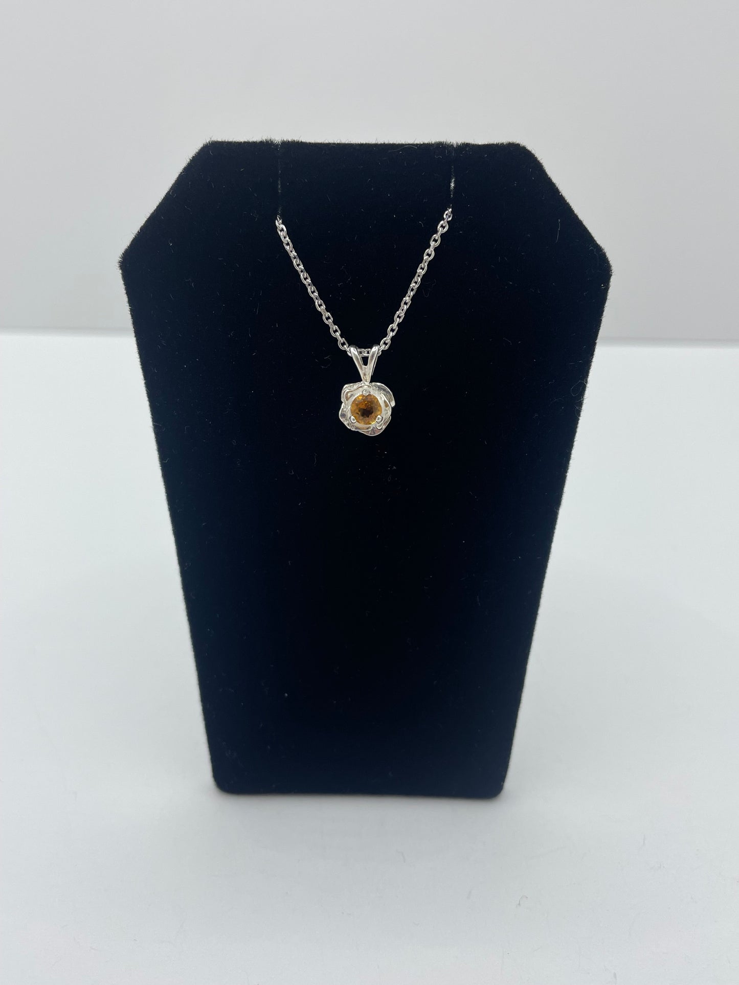 Citrine Flower Design Pendant .925 Silver