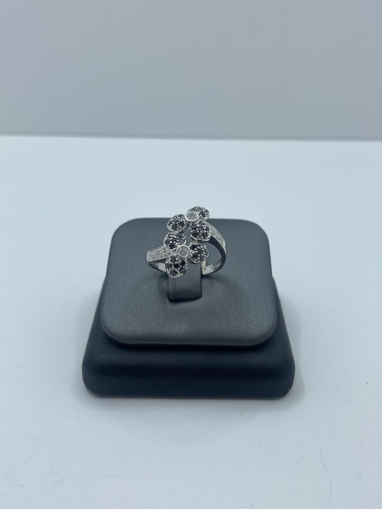 14k White Gold Black and White Diamond Flower Ring