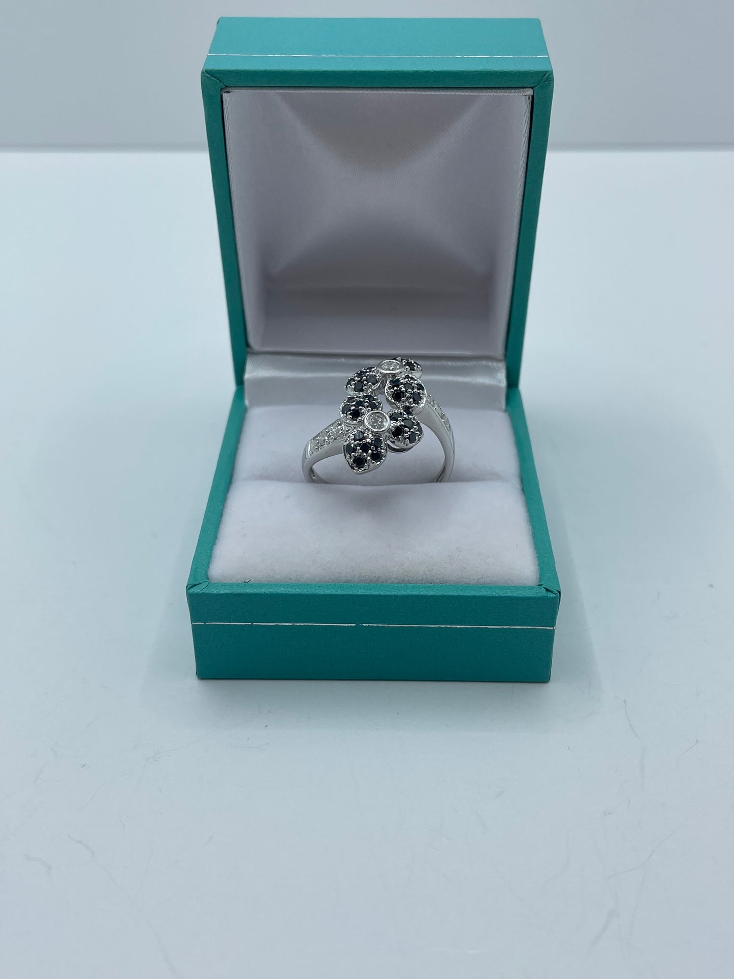 14k White Gold Black and White Diamond Flower Ring