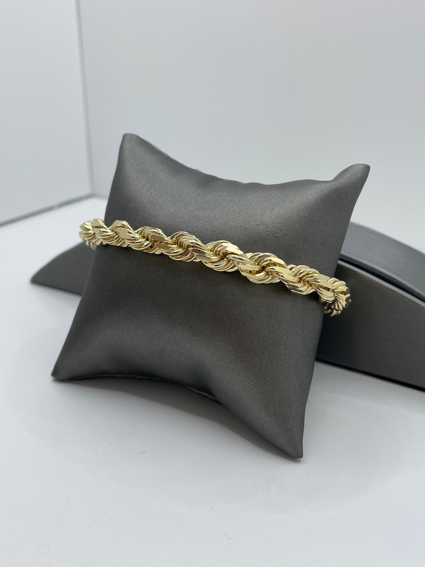 14k Yellow Gold Rope Link Bracelet - 9 inch