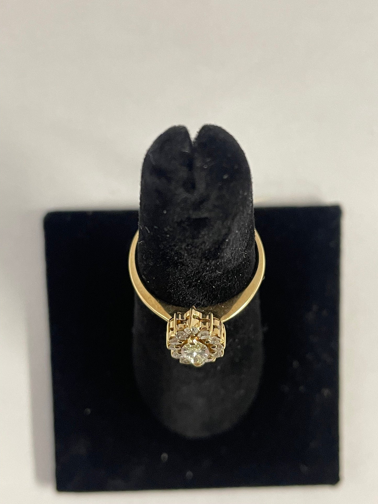 14k Yellow Gold Oval Shape Diamond Ring