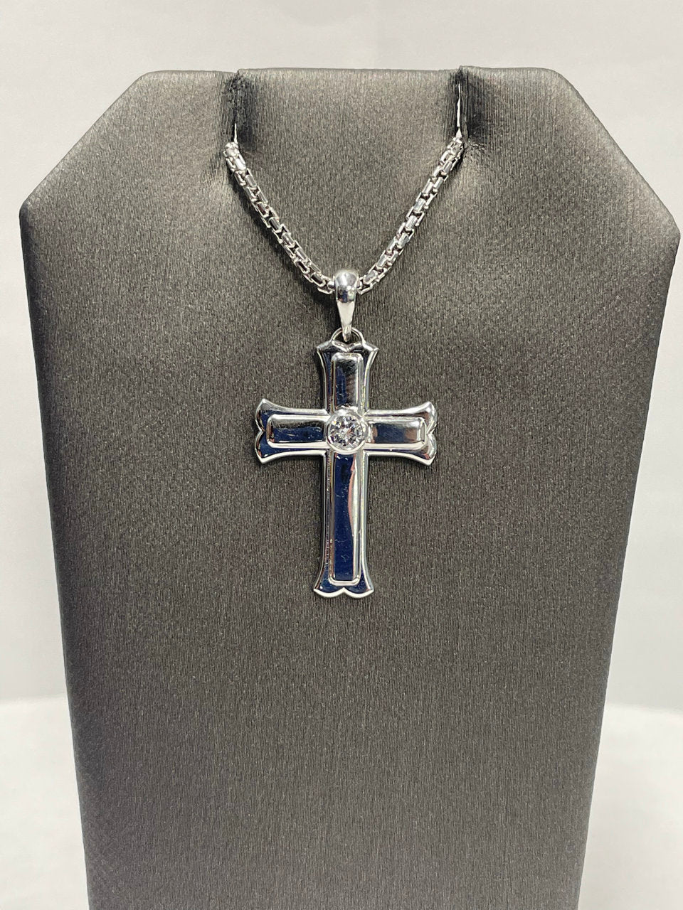 14k White Gold Diamond Center Stone Cross