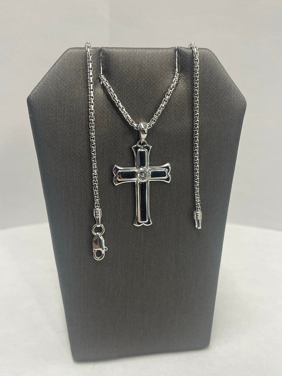 14k White Gold Diamond Center Stone Cross