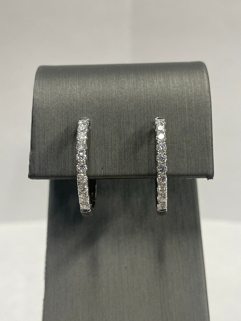 14k White Gold Diamond Oval Hoop Earrings