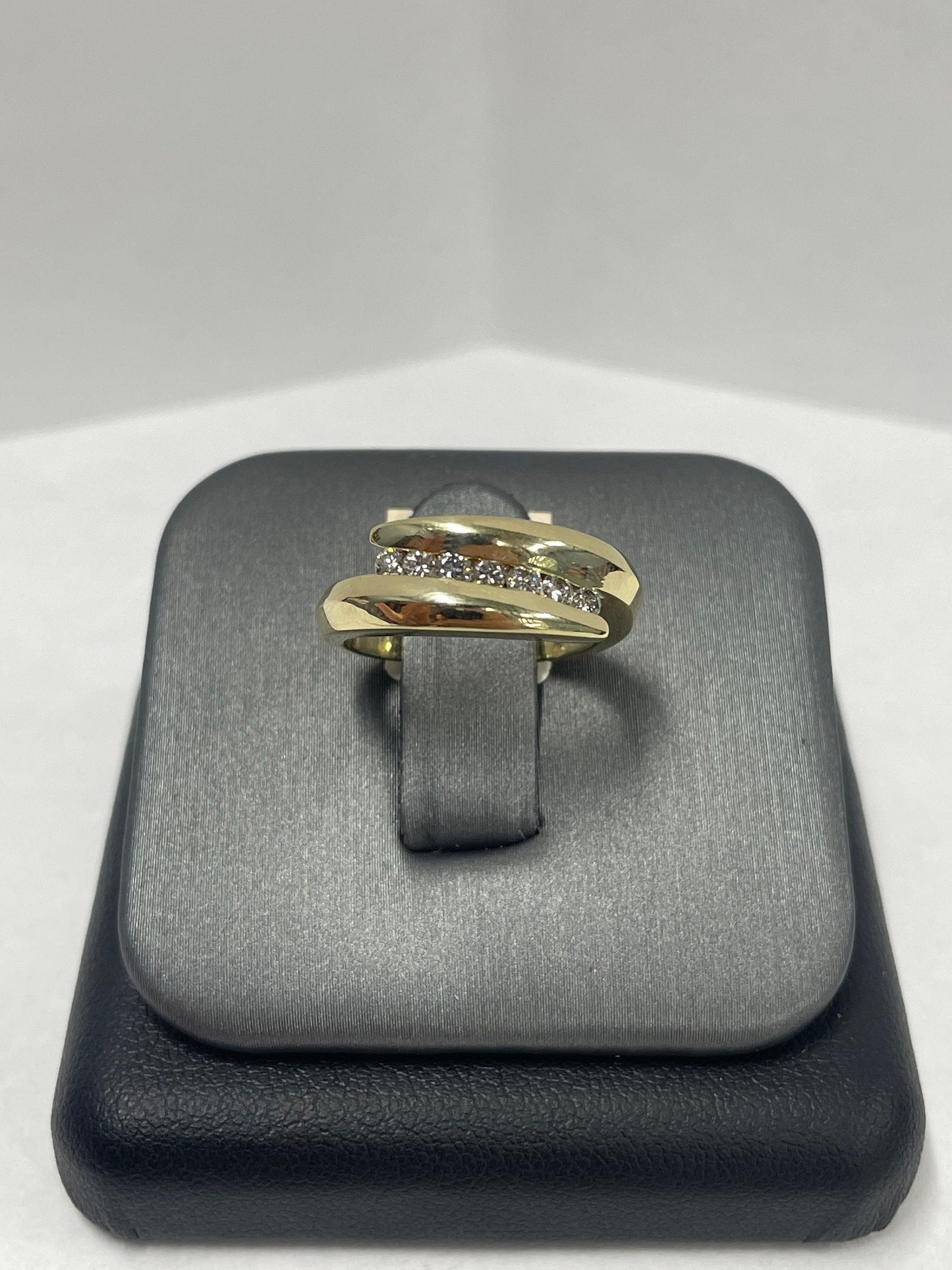 14k Yellow Gold 7 Stone Diamond Ring