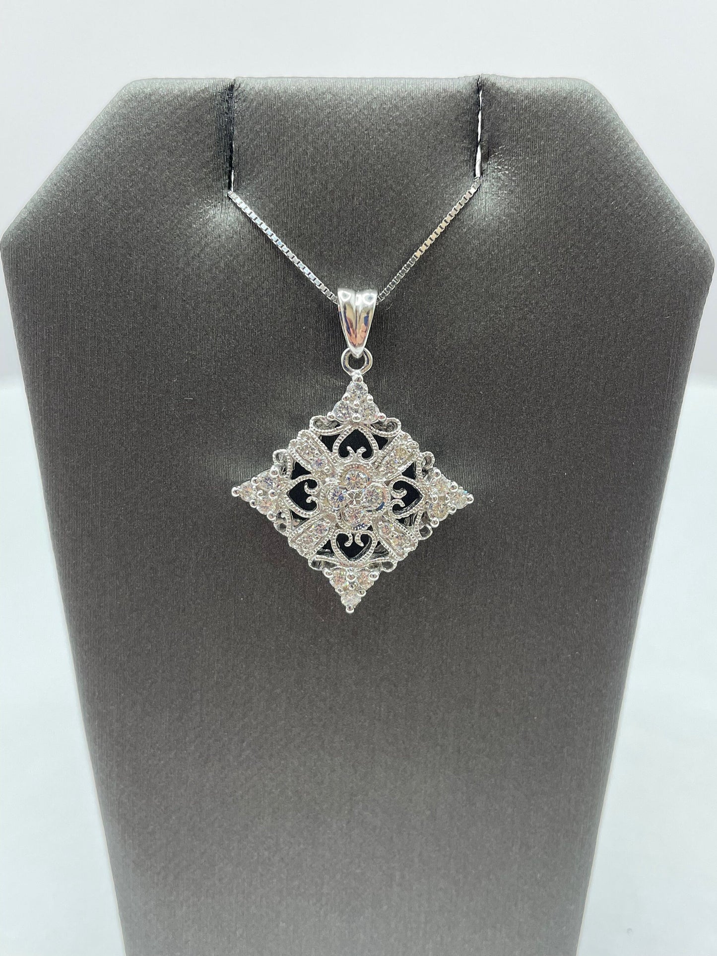 14k White Gold Snowflake Design Diamond Pendant