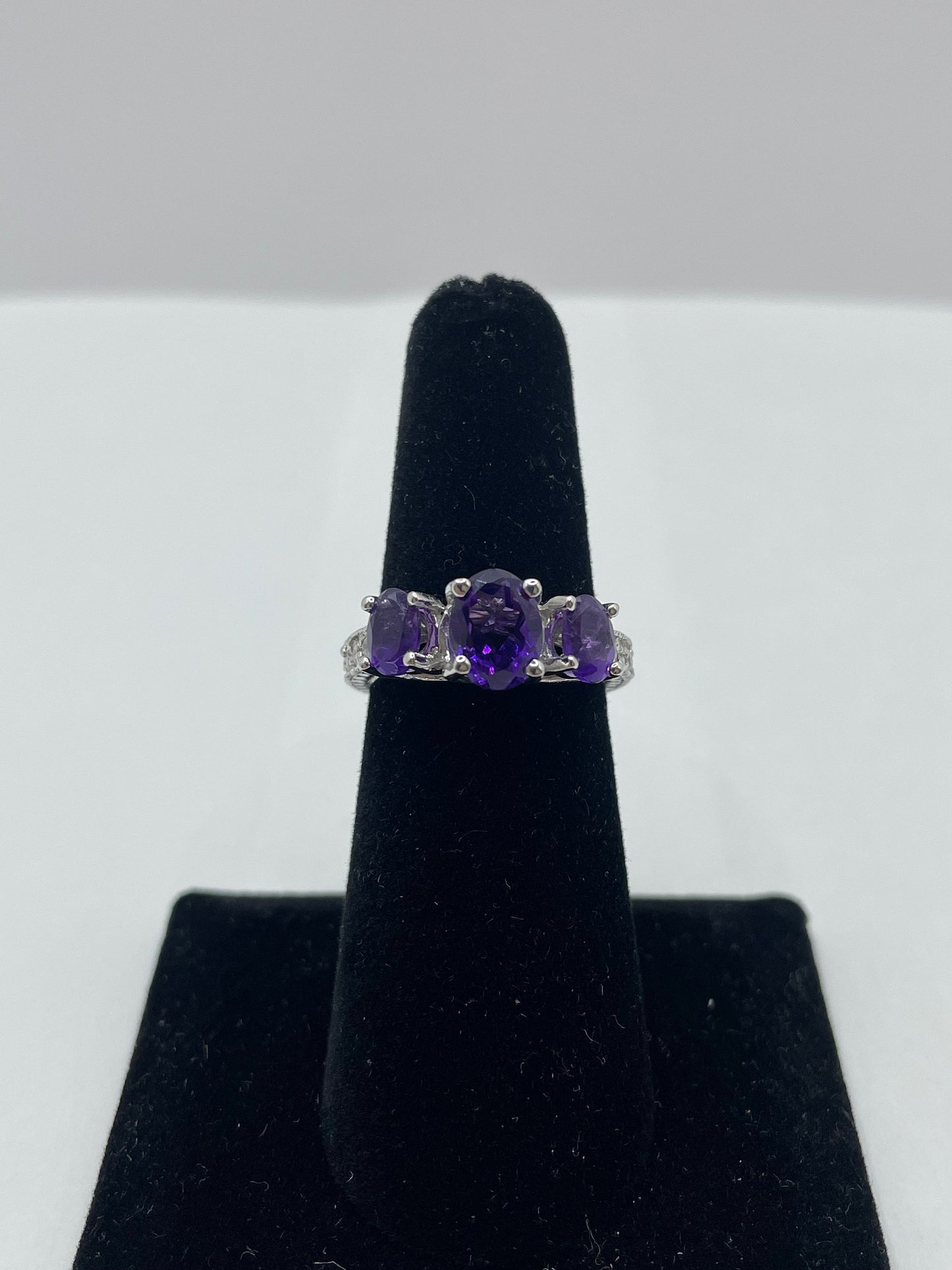 14k White Gold Amethyst Diamond Ring