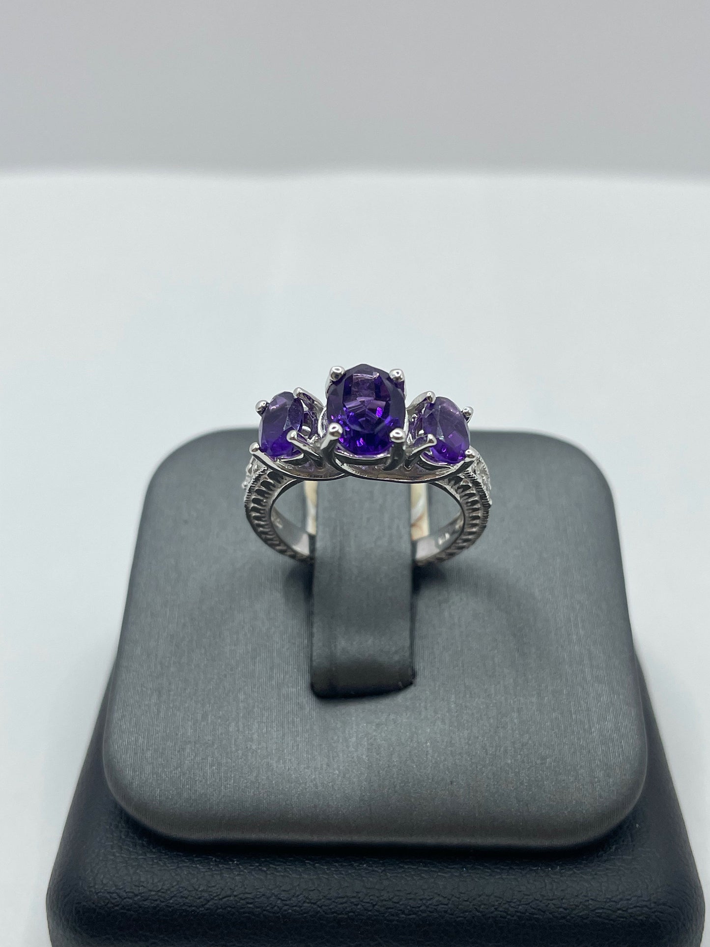 14k White Gold Amethyst Diamond Ring