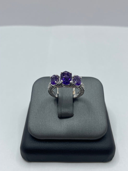 14k White Gold Amethyst Diamond Ring