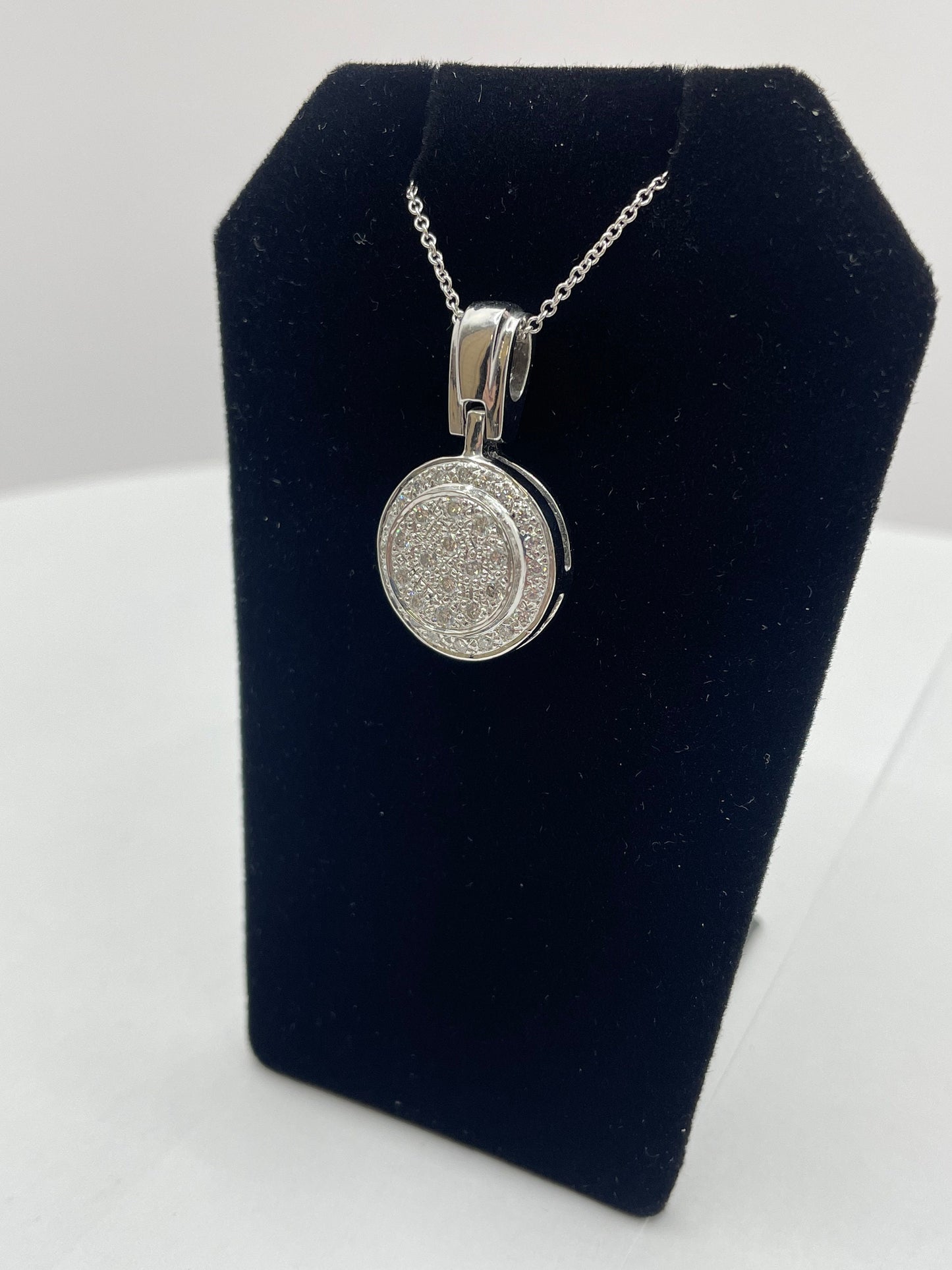 14k White Gold Diamond Halo Pendant