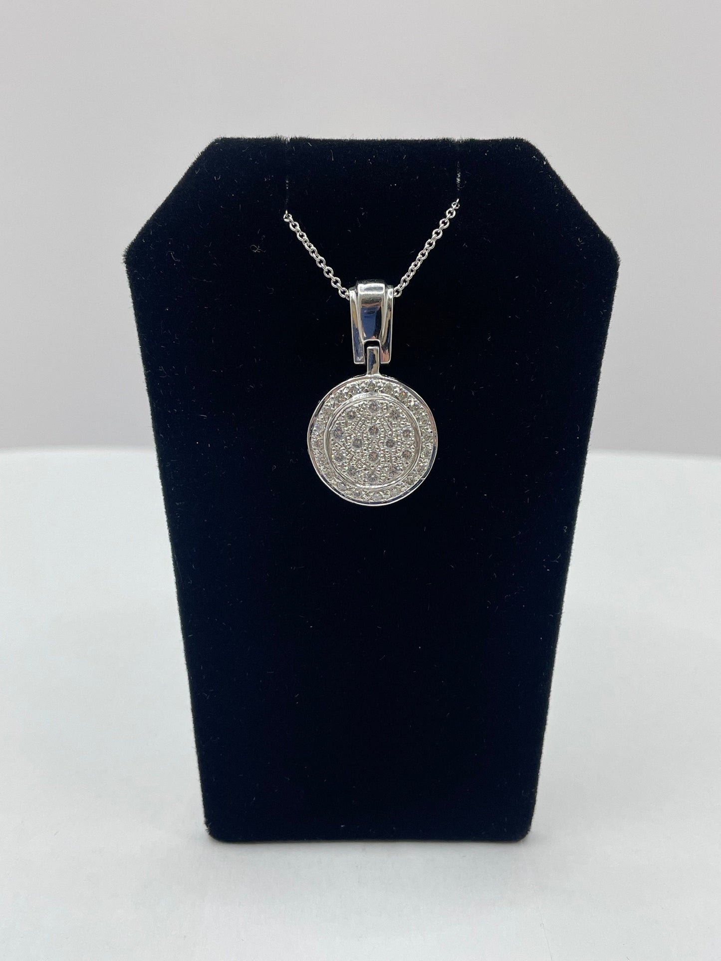 14k White Gold Diamond Halo Pendant