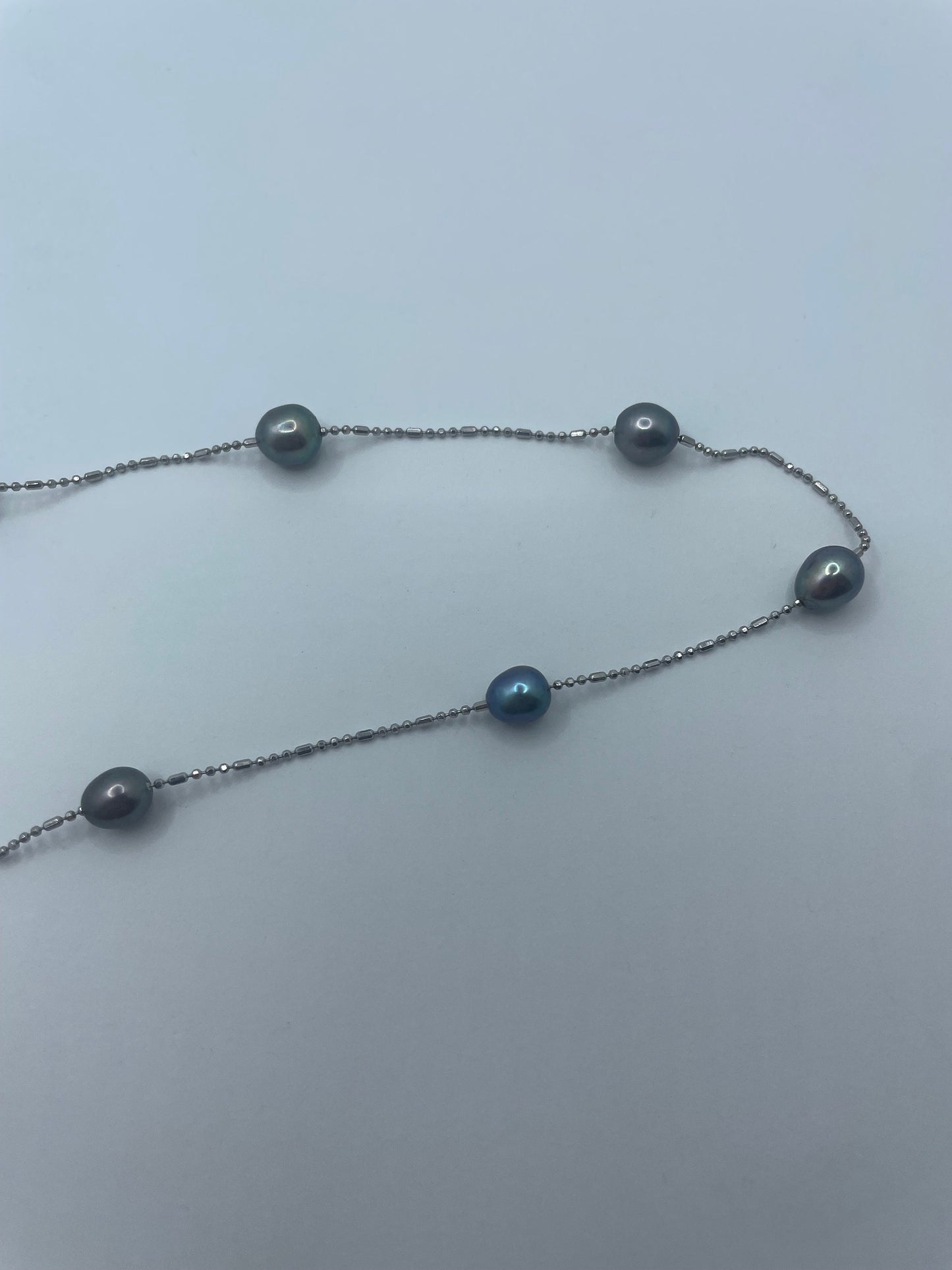 18k White Gold and Pearl Necklace