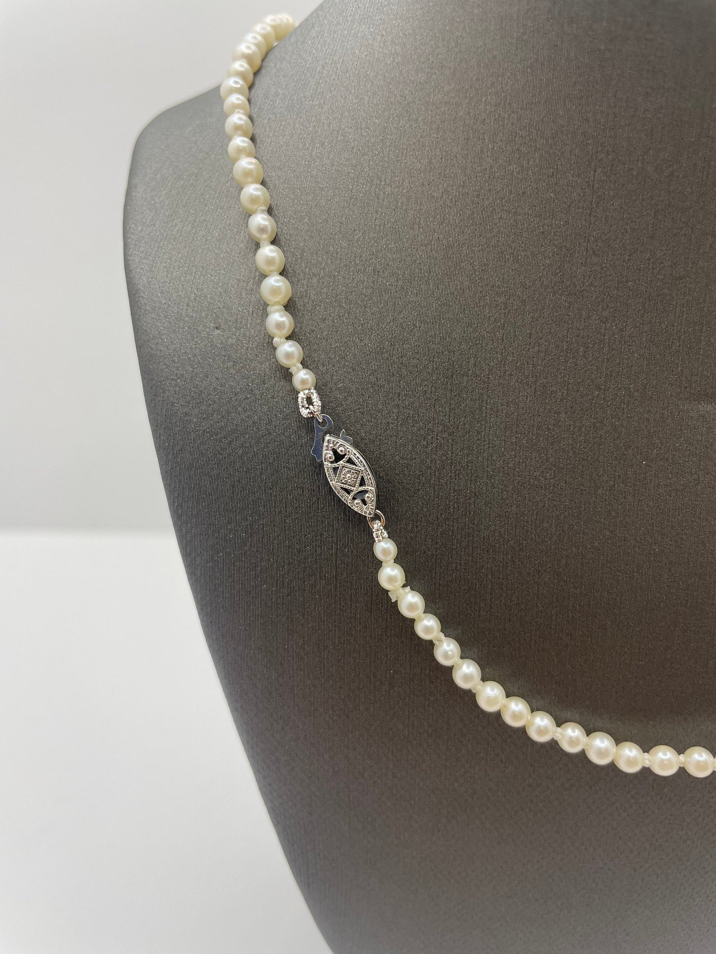 Pearl Necklace with 10k White Gold Clasp Lock