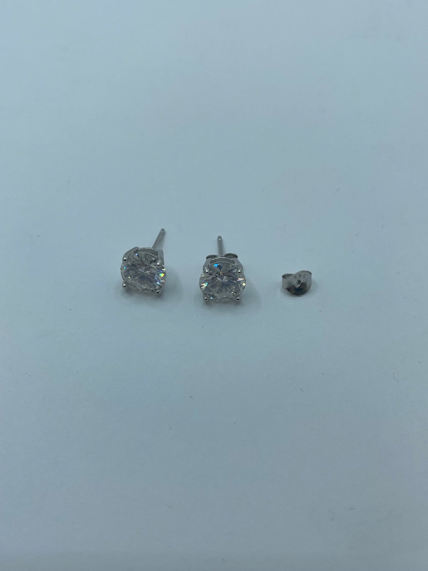 Moissanite Stud Earrings .925 Silver 8mm