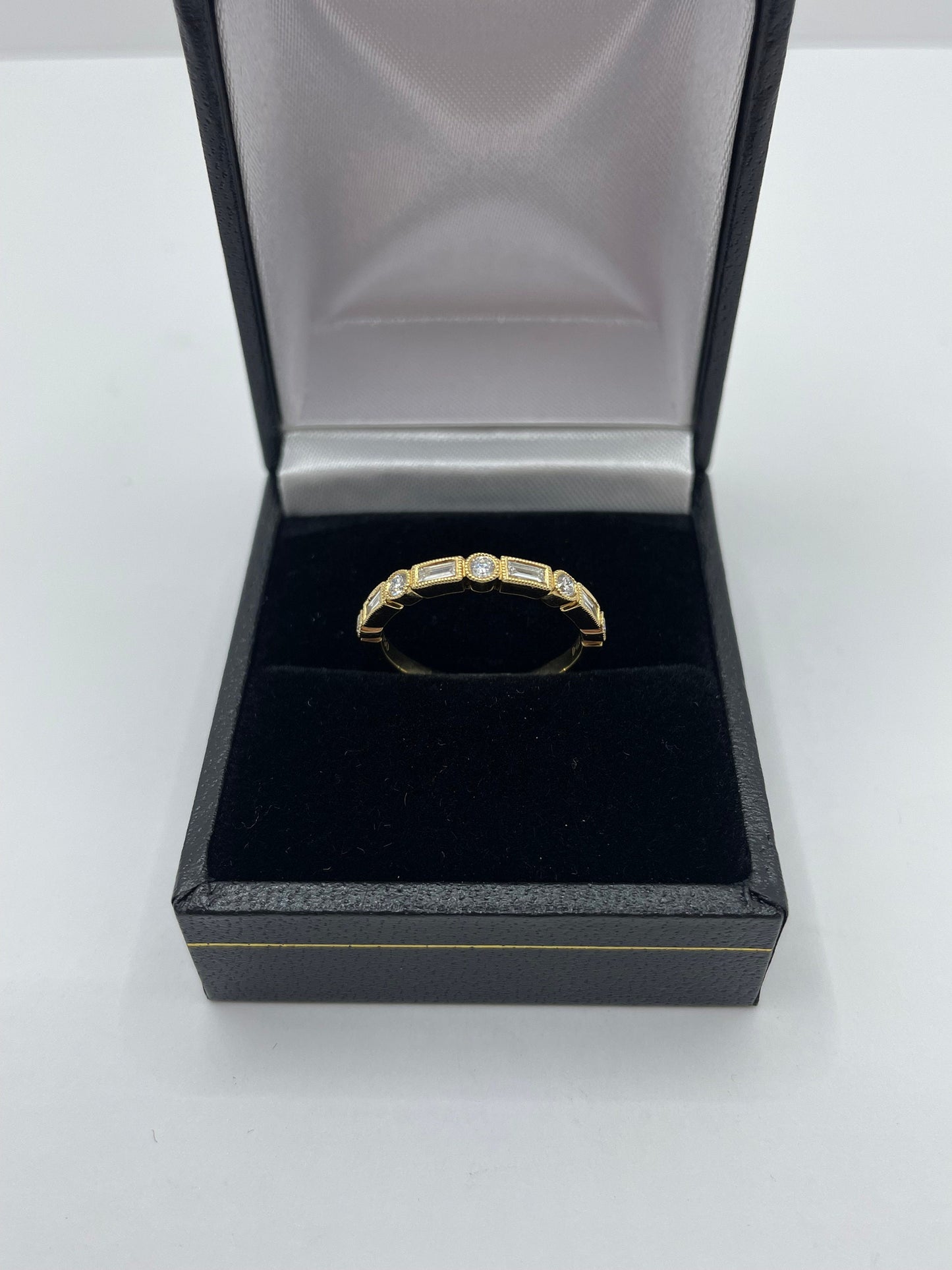 18k Yellow Gold Baguette & Round Cut Diamond Band Ring