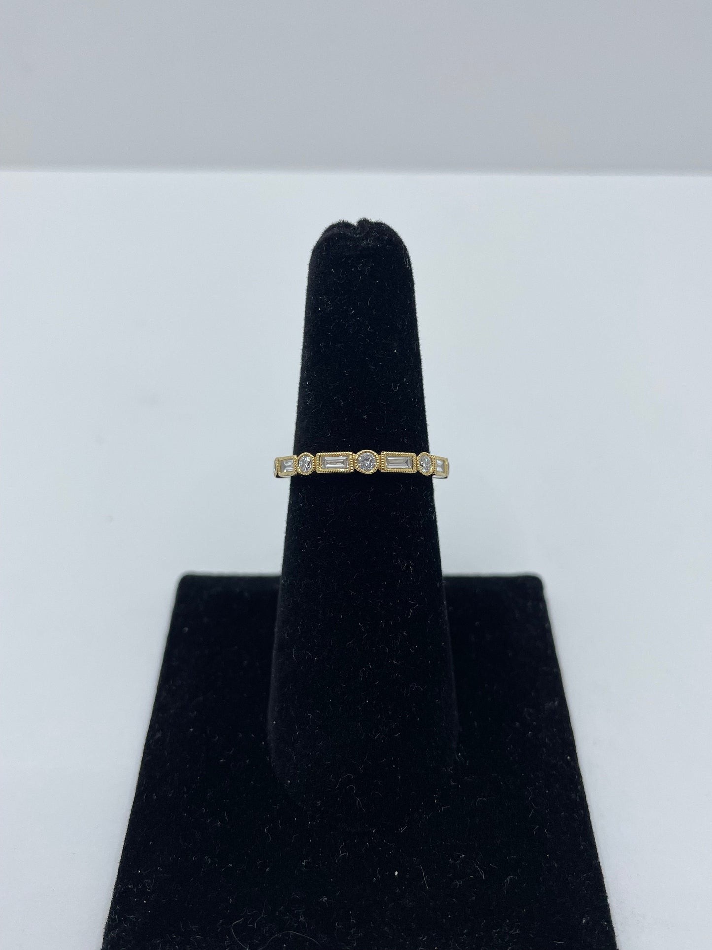 18k Yellow Gold Baguette & Round Cut Diamond Band Ring